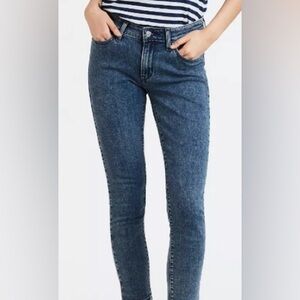 Levis 711 Skinny Jeans with Modern Fit